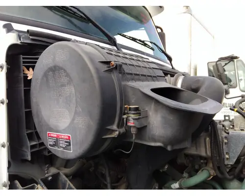 VOLVO VNM AIR CLEANER