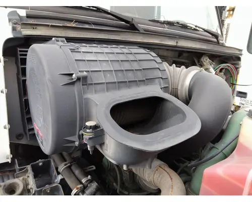 VOLVO VNM AIR CLEANER