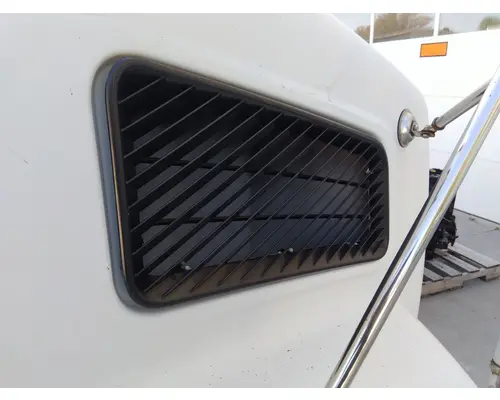 VOLVO VNM AIR INTAKE LOUVERCOVER