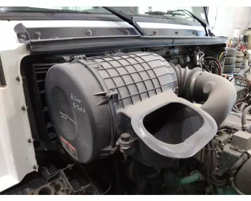 VOLVO VNM AIR INTAKE