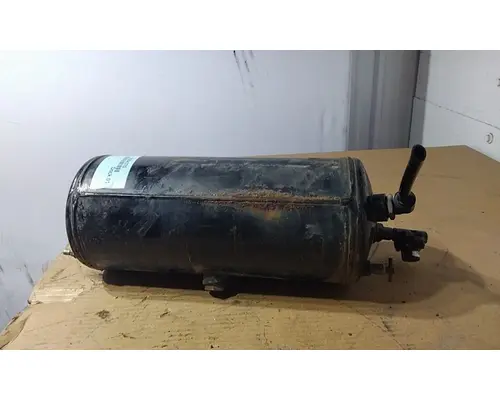 VOLVO VNM AIR TANK