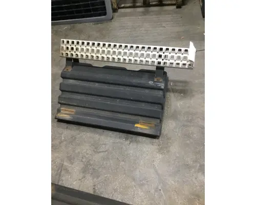 VOLVO VNM BATTERY BOX COVER