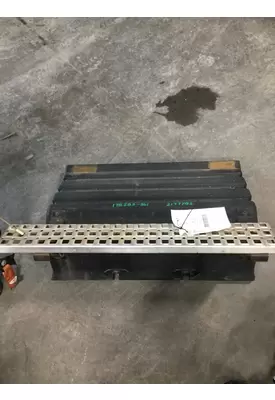 VOLVO VNM BATTERY BOX COVER