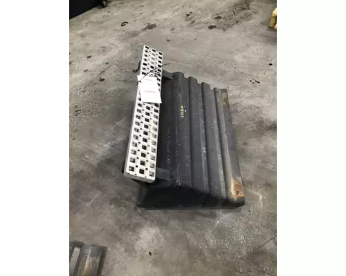 VOLVO VNM BATTERY BOX COVER