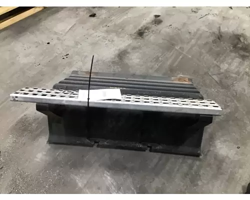 VOLVO VNM BATTERY BOX COVER