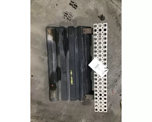 VOLVO VNM BATTERY BOX COVER