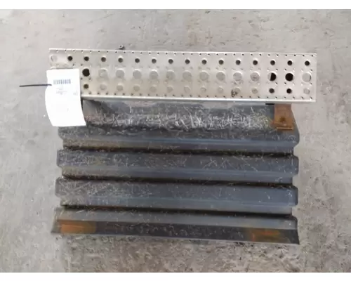 VOLVO VNM BATTERY BOX COVER