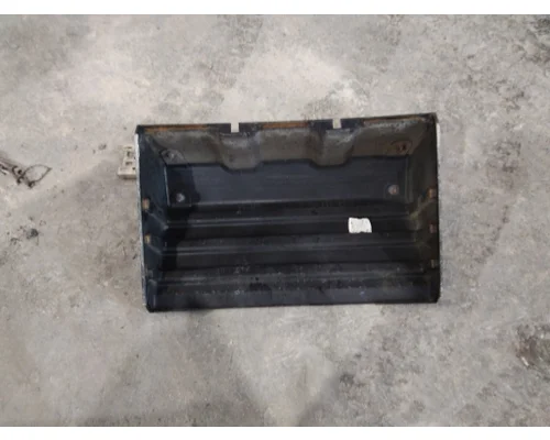 VOLVO VNM BATTERY BOX COVER