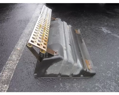 VOLVO VNM BATTERY BOX COVER