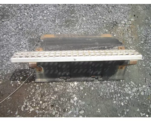 VOLVO VNM BATTERY BOX COVER