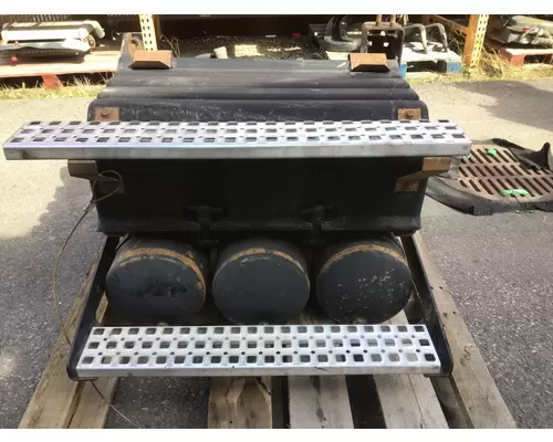 VOLVO VNM BATTERY BOX