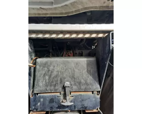 VOLVO VNM BATTERY BOX