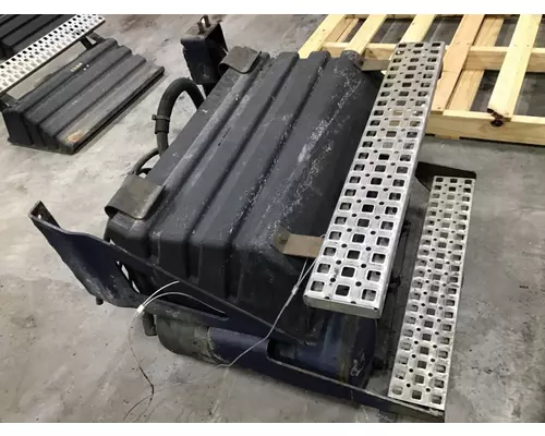 VOLVO VNM BATTERY BOX