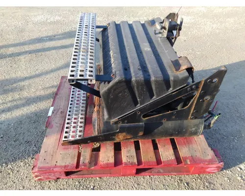 VOLVO VNM BATTERY BOX