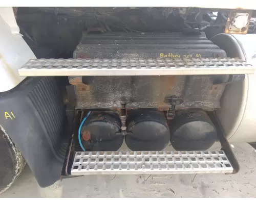 VOLVO VNM BATTERY BOX