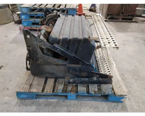 VOLVO VNM BATTERY BOX