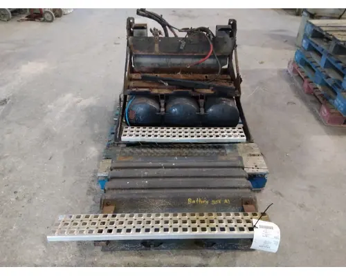 VOLVO VNM BATTERY BOX