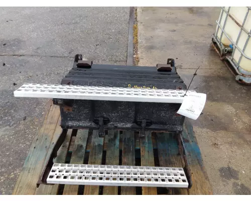 VOLVO VNM BATTERY BOX