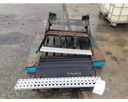 VOLVO VNM BATTERY BOX