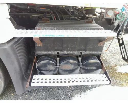 VOLVO VNM BATTERY BOX