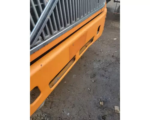 VOLVO VNM BUMPER ASSEMBLY, FRONT