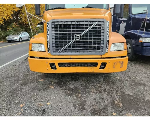 VOLVO VNM BUMPER ASSEMBLY, FRONT