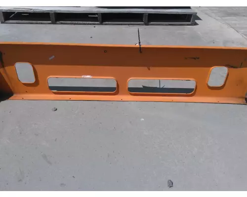 VOLVO VNM BUMPER ASSEMBLY, FRONT