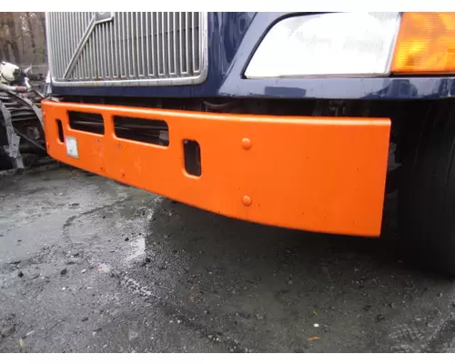 VOLVO VNM BUMPER CENTER