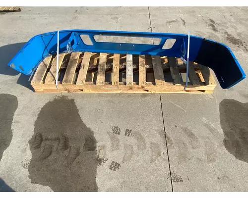 VOLVO VNM Bumper Assembly, Front