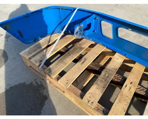 VOLVO VNM Bumper Assembly, Front