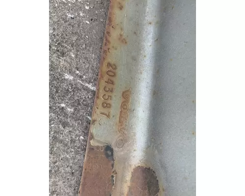 VOLVO VNM Bumper Assembly, Front