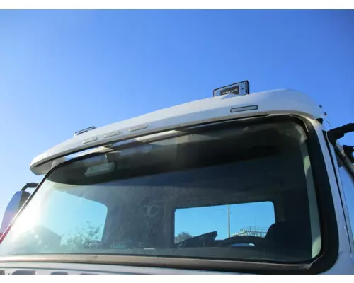 VOLVO VNM CAB CLIP