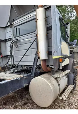 VOLVO VNM CAB CLIP