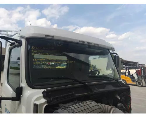 VOLVO VNM CAB CLIP