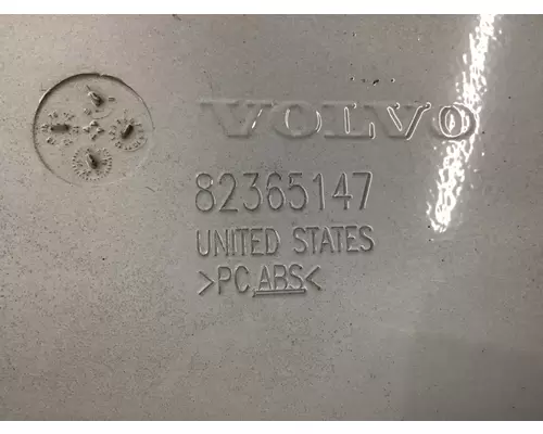 VOLVO VNM CAB CLIP
