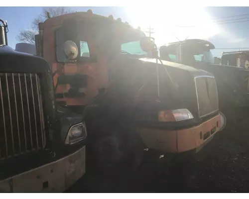 VOLVO VNM CAB CLIP