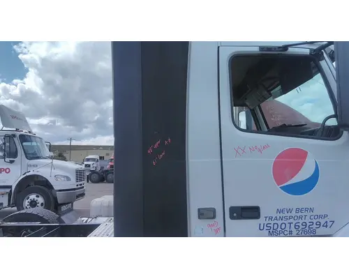 VOLVO VNM CAB EXTENSION