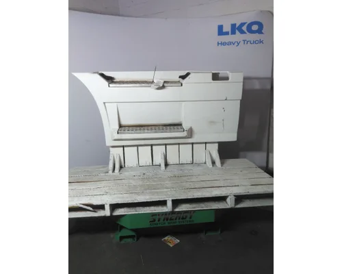 VOLVO VNM CAB SKIRTSIDE FAIRING