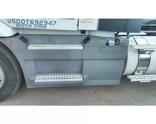 VOLVO VNM CAB SKIRTSIDE FAIRING