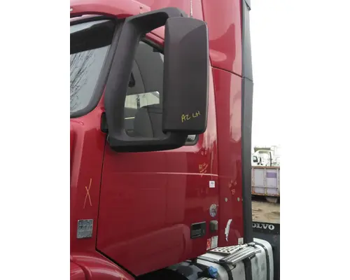 VOLVO VNM CAB