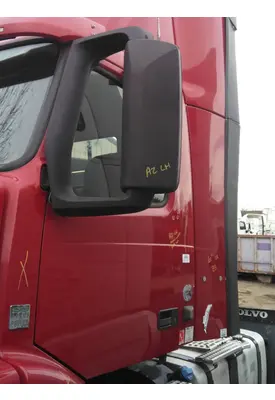 VOLVO VNM CAB