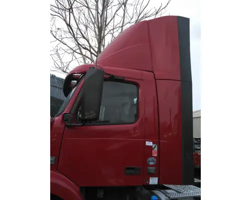 VOLVO VNM CAB