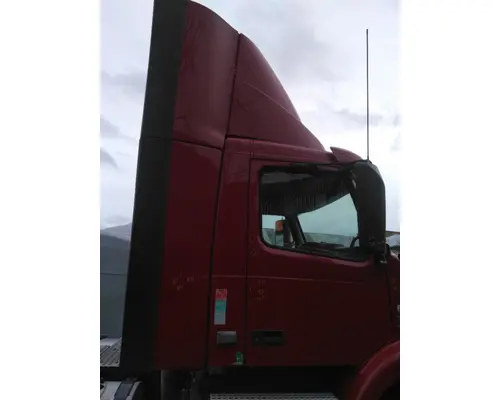 VOLVO VNM CAB