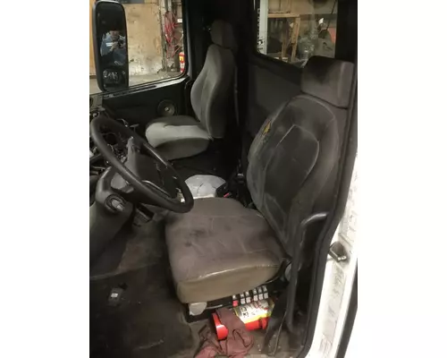 VOLVO VNM CAB