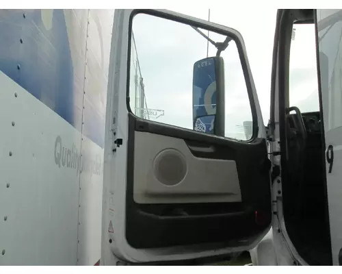 VOLVO VNM CAB