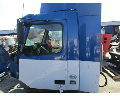 VOLVO VNM CAB