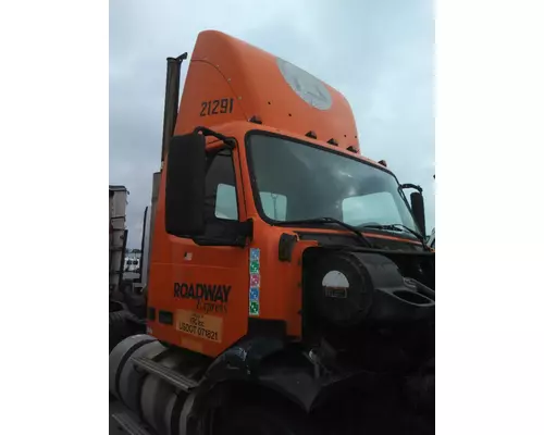 VOLVO VNM CAB