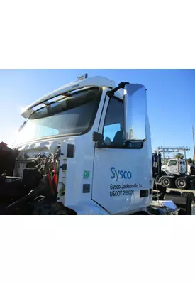 VOLVO VNM CAB