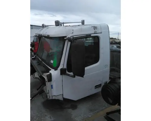 VOLVO VNM CAB