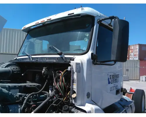 VOLVO VNM CAB
